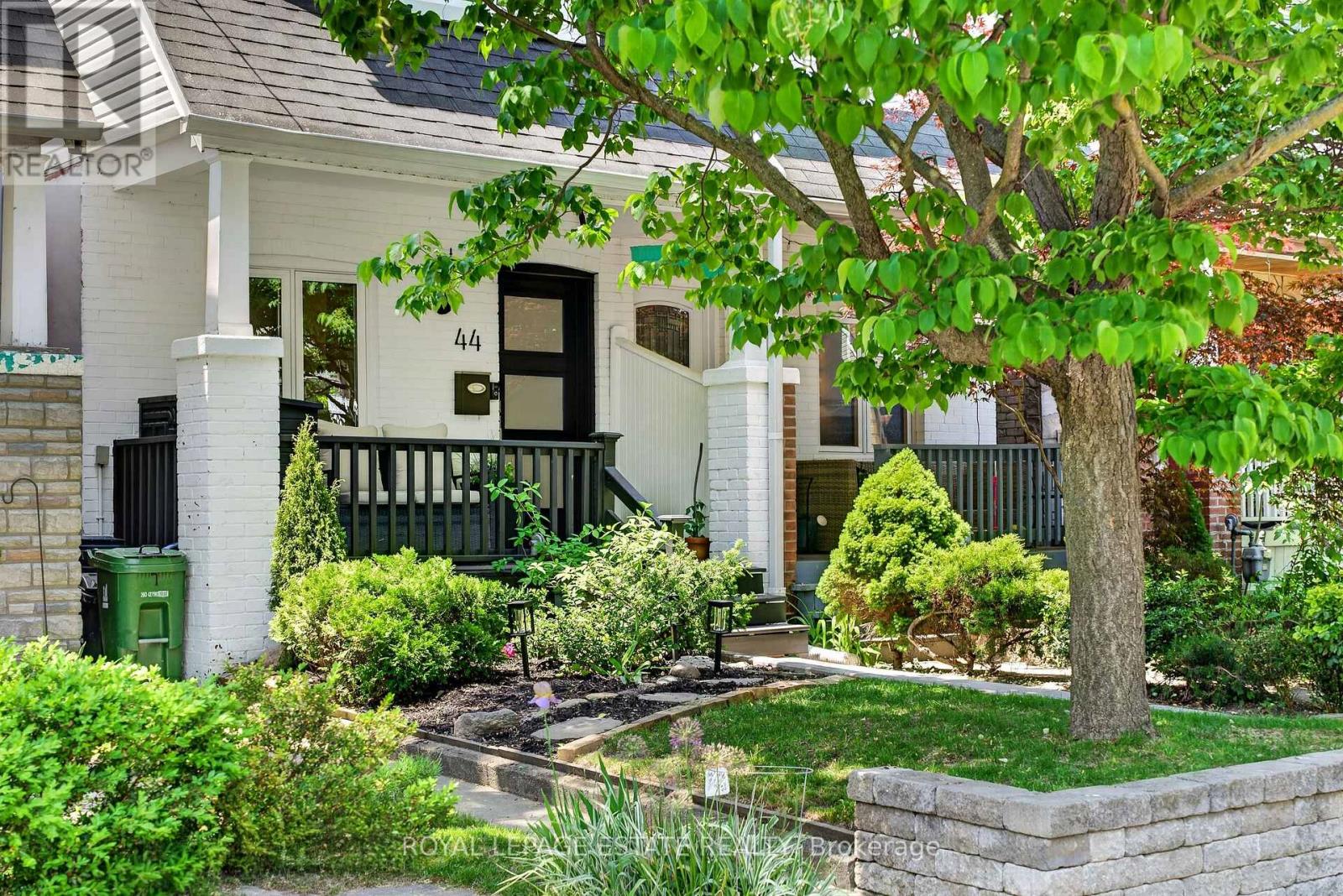 44 BASTEDO AVENUE