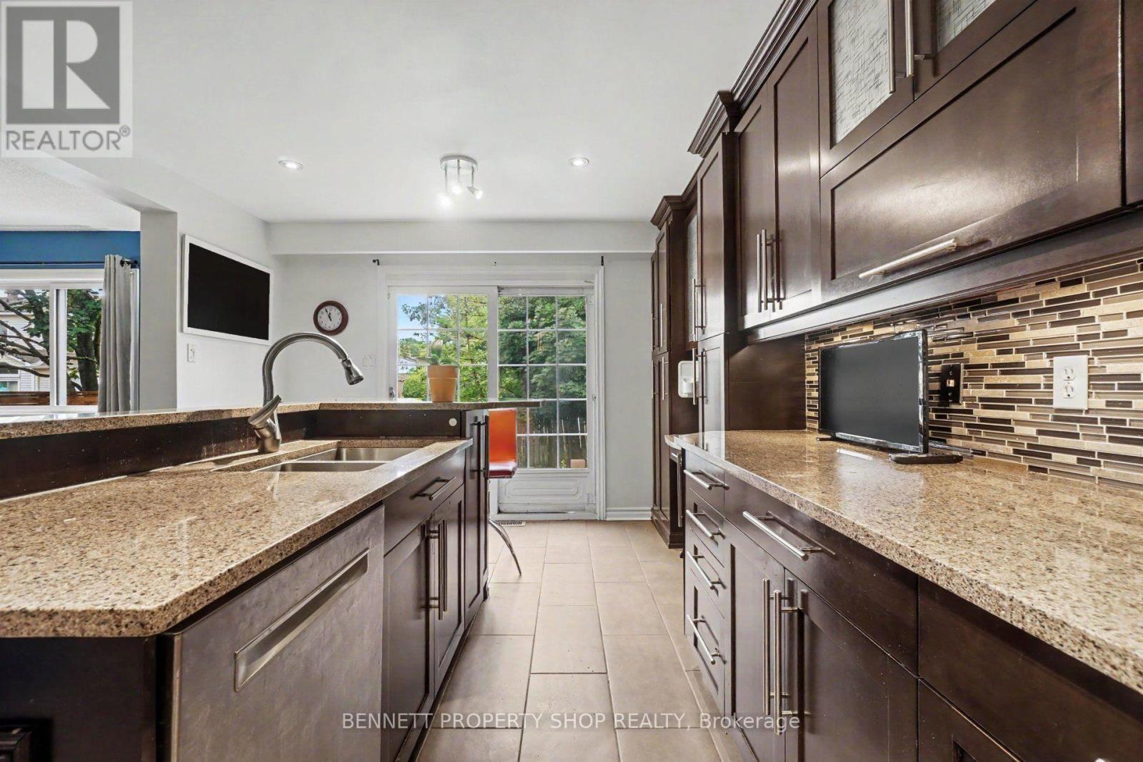 1879 LECLAIR CRESCENT