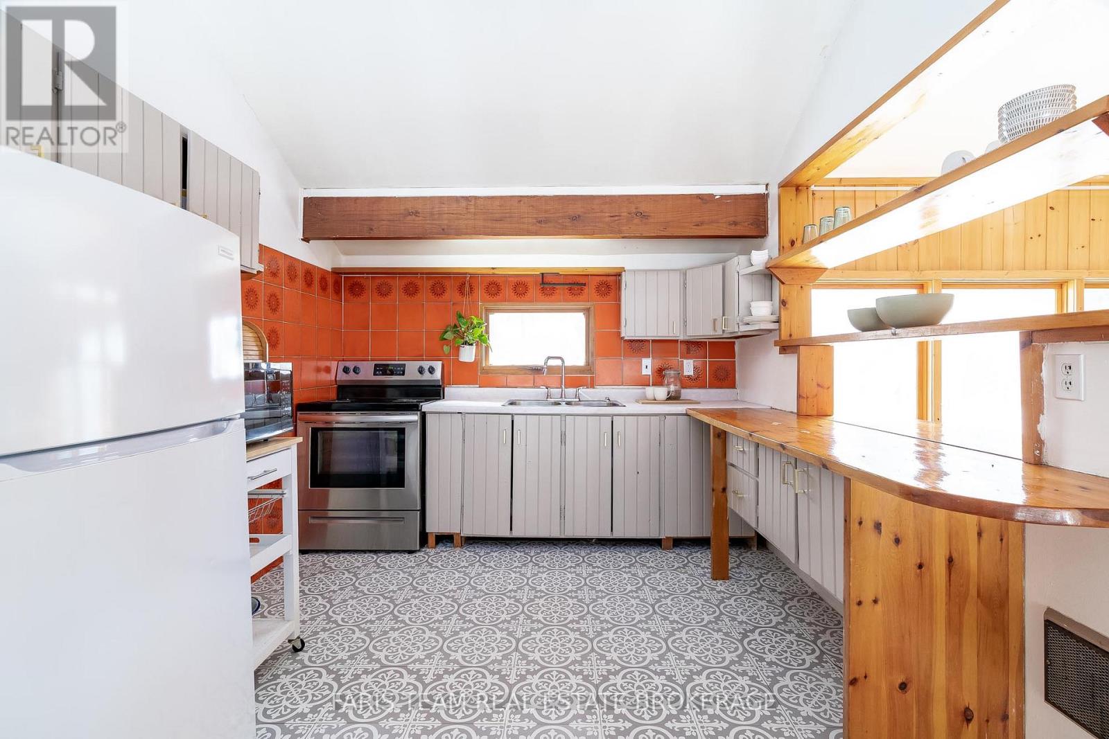 20 GLEN CEDAR DRIVE