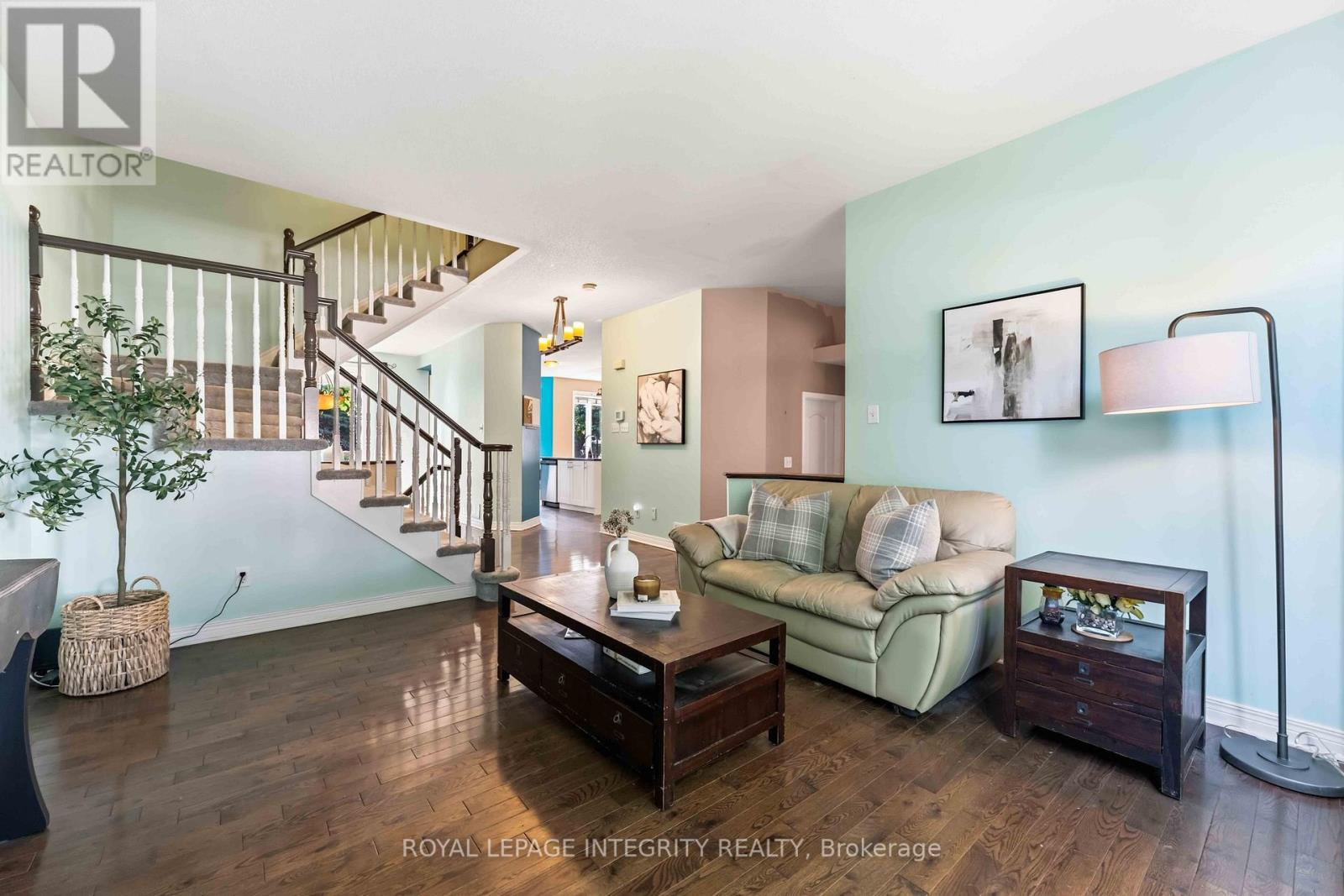 10 WESTWINDS PLACE