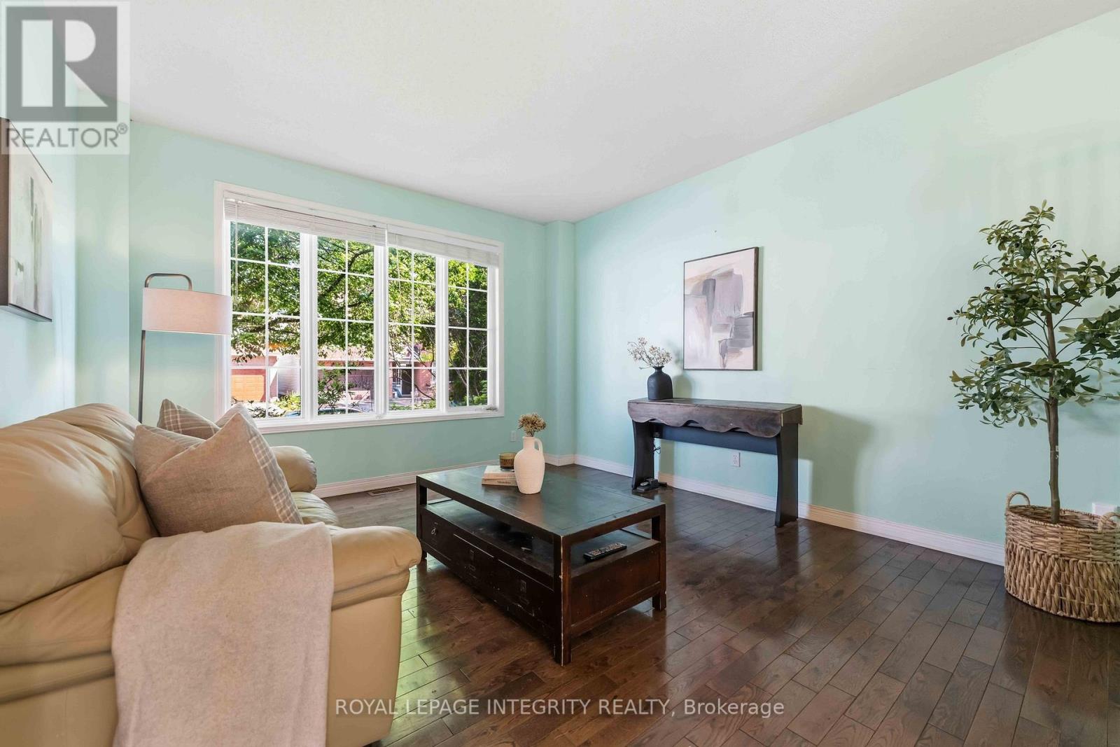 10 WESTWINDS PLACE