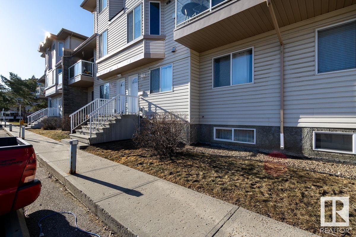 #52 2505 42 ST NW
