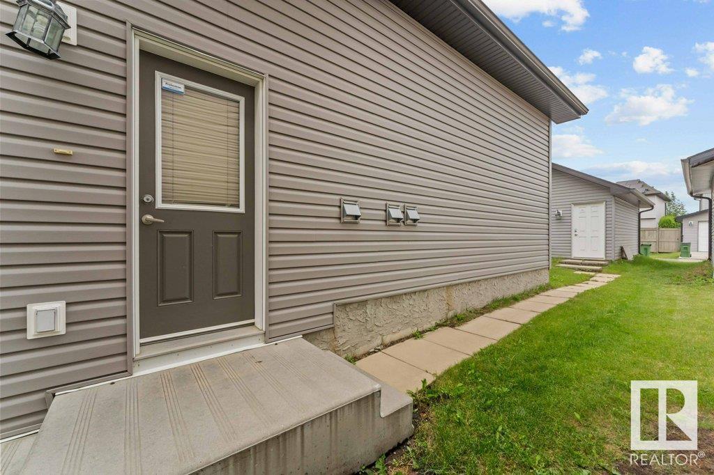590 TAMARACK RD NW