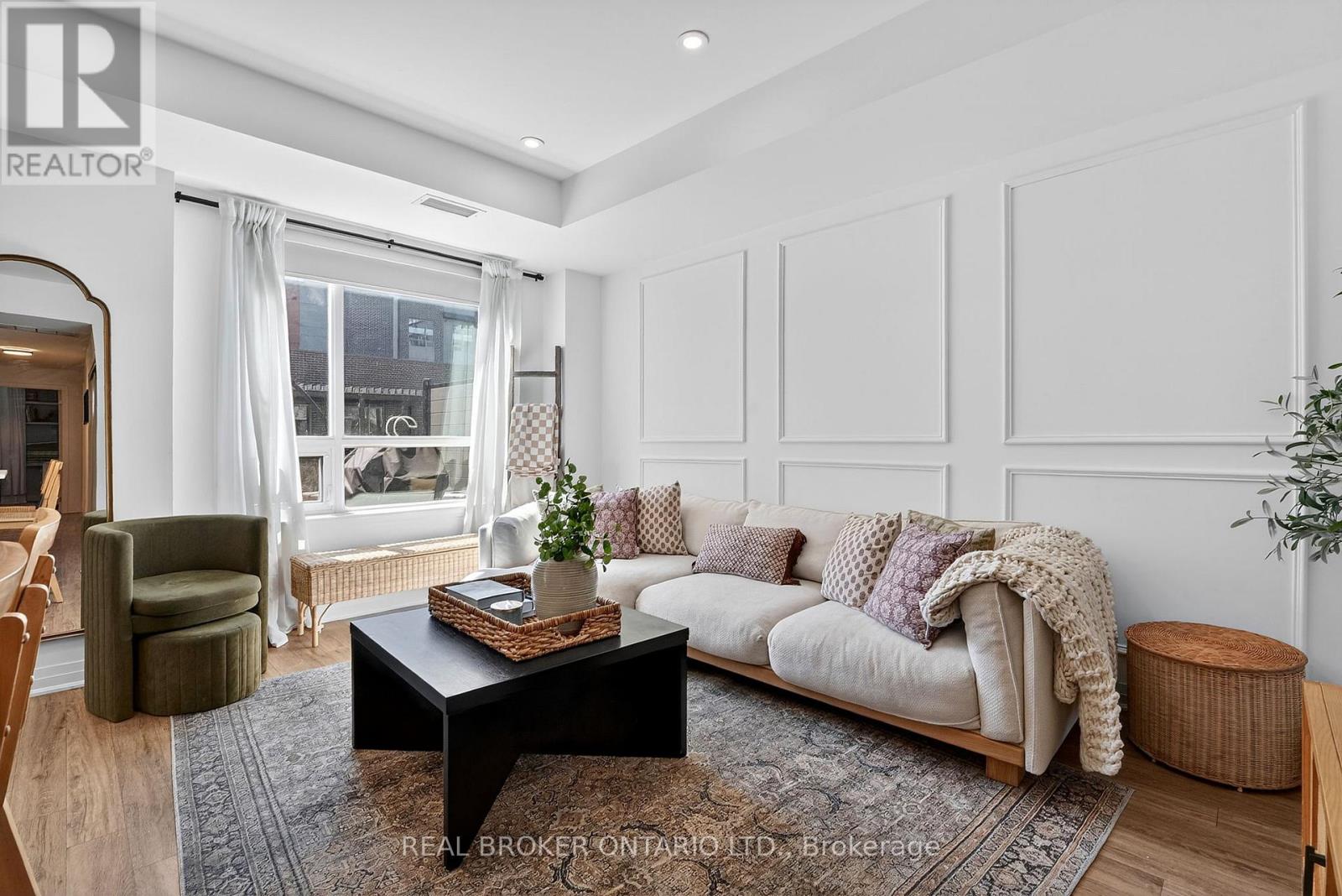 9 - 1238 CAWTHRA ROAD