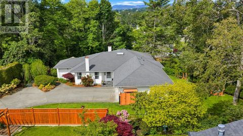 4008 Bow Rd Saanich BC V8N3B1