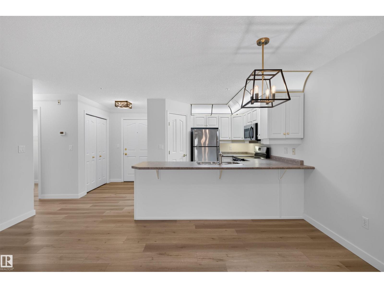#215 6703 172 ST NW