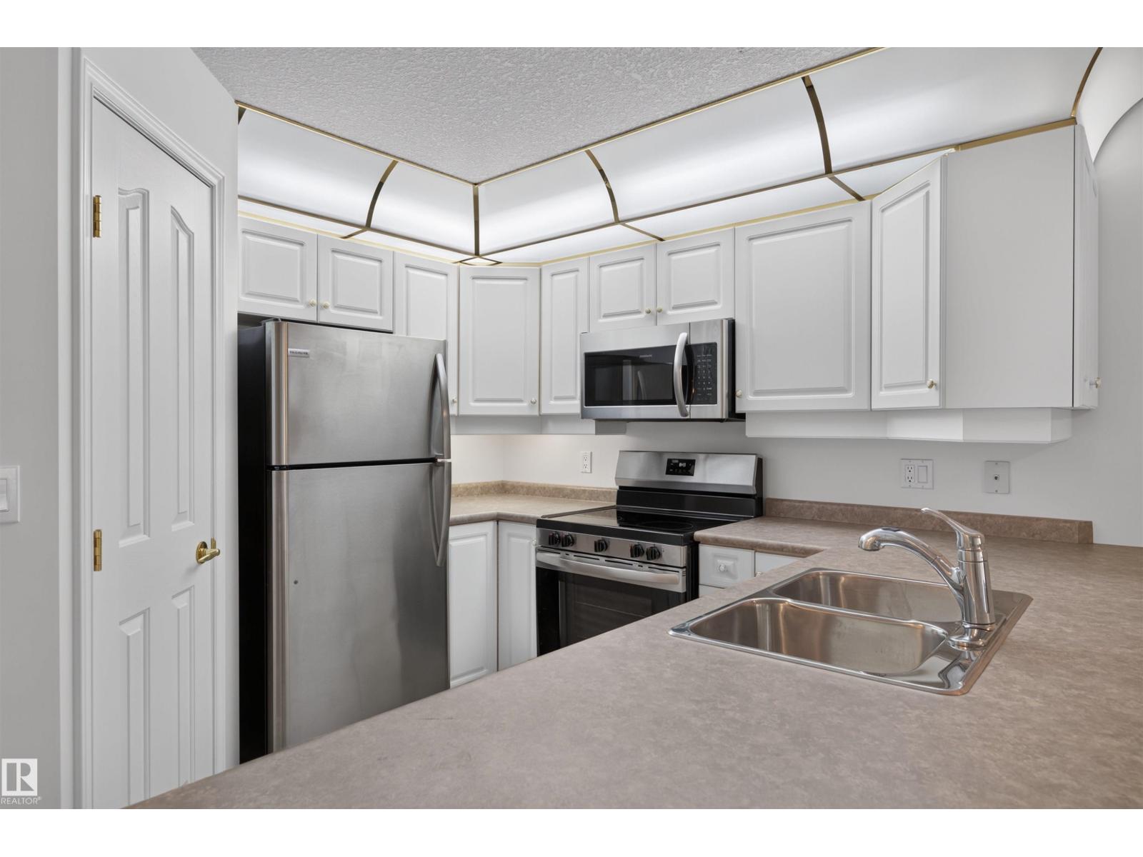 #215 6703 172 ST NW