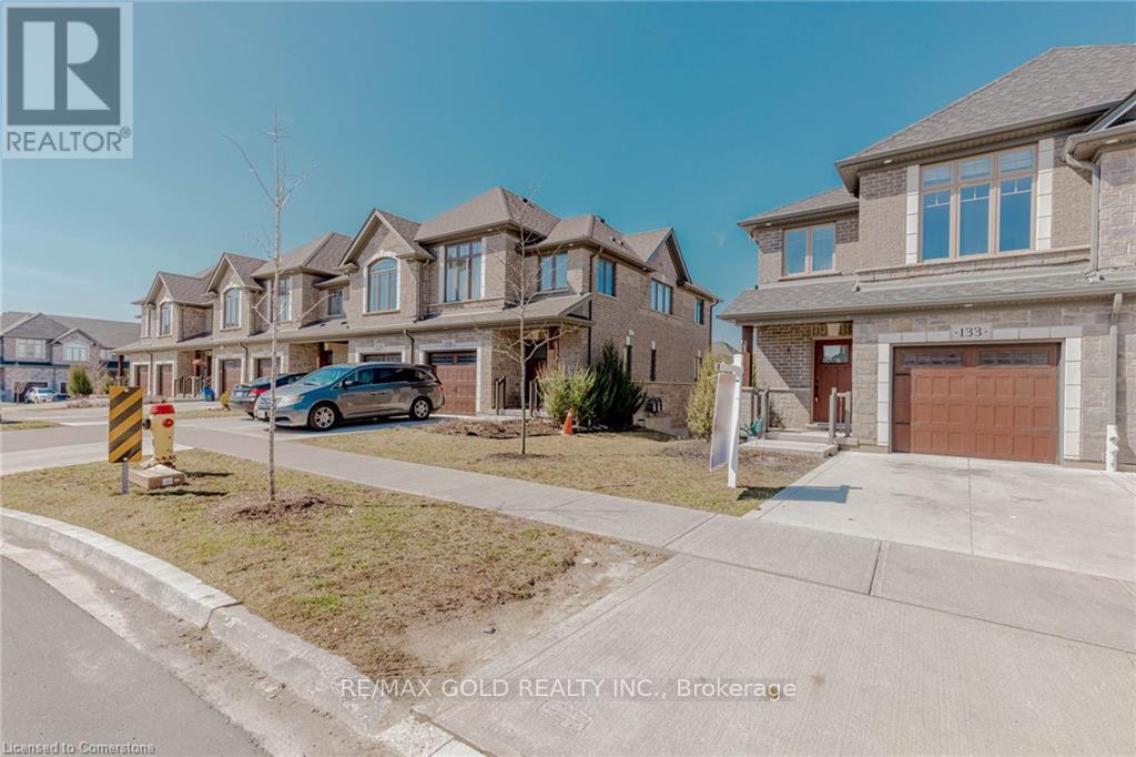133 HOLLYBROOK TRAIL