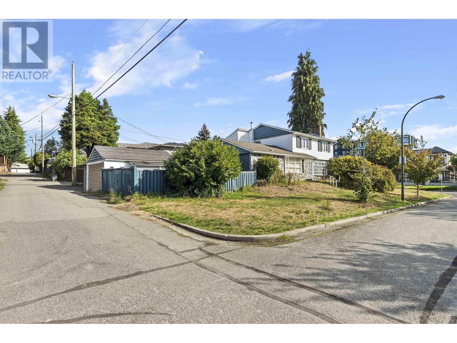 609 W 52ND AVENUE