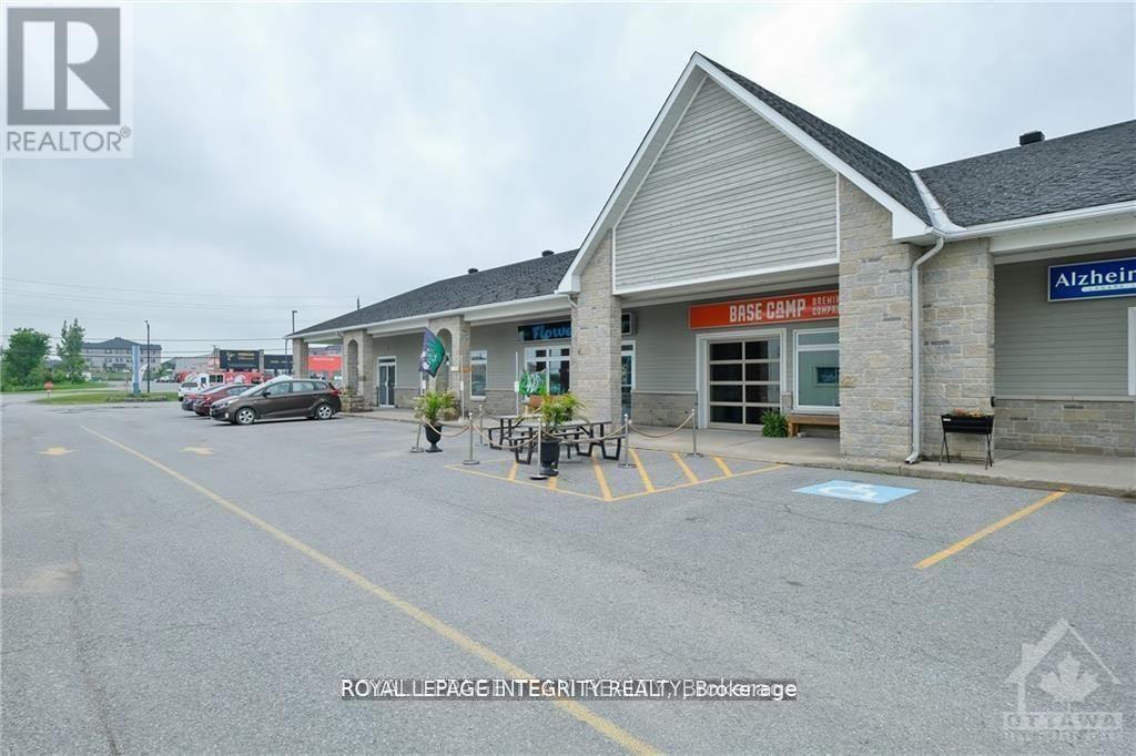 2 - 453 OTTAWA STREET