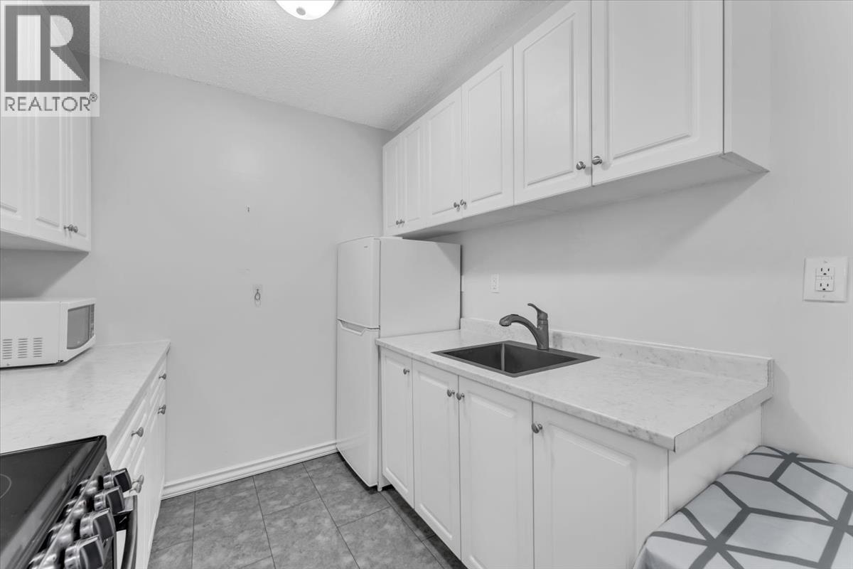 208 7220 LINDSAY ROAD