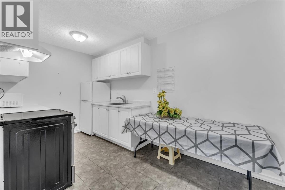 208 7220 LINDSAY ROAD