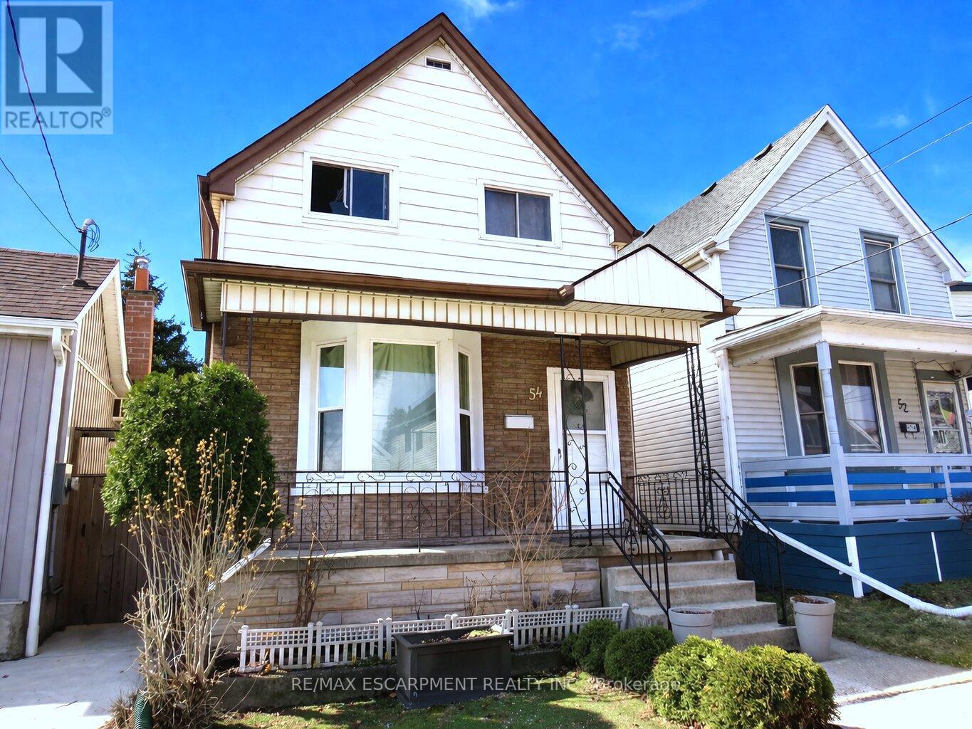 Photo 1 of 20 — 54 EDINBURGH AVENUE, Hamilton (Crown Point), ON L8H2C5