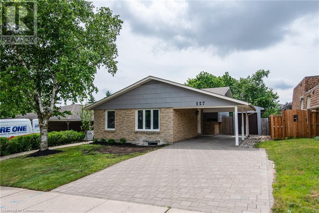 227 BLACKHORNE Drive
