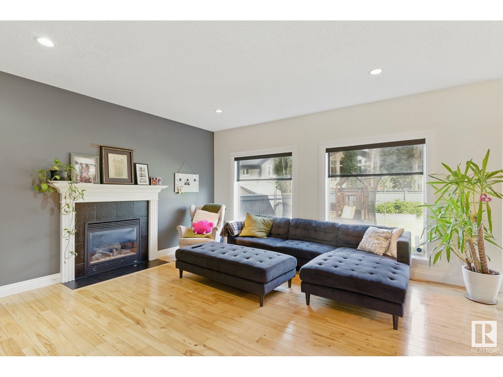 5706 MCLUHAN BAY BA NW