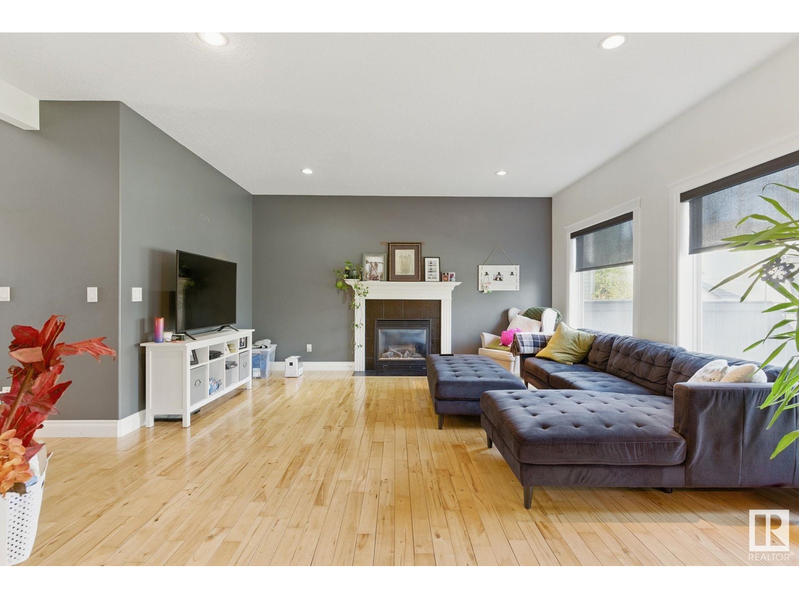 5706 MCLUHAN BAY BA NW