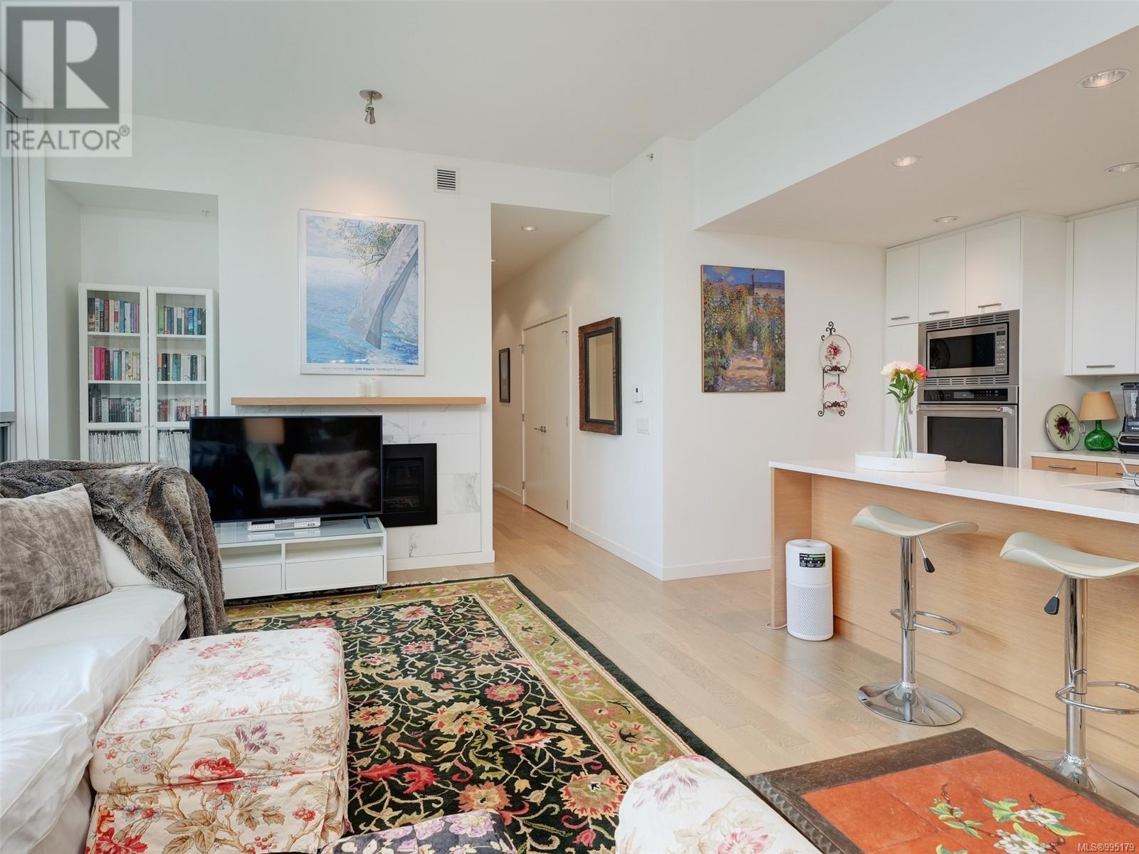 101 4009 Rainbow Hill Lane