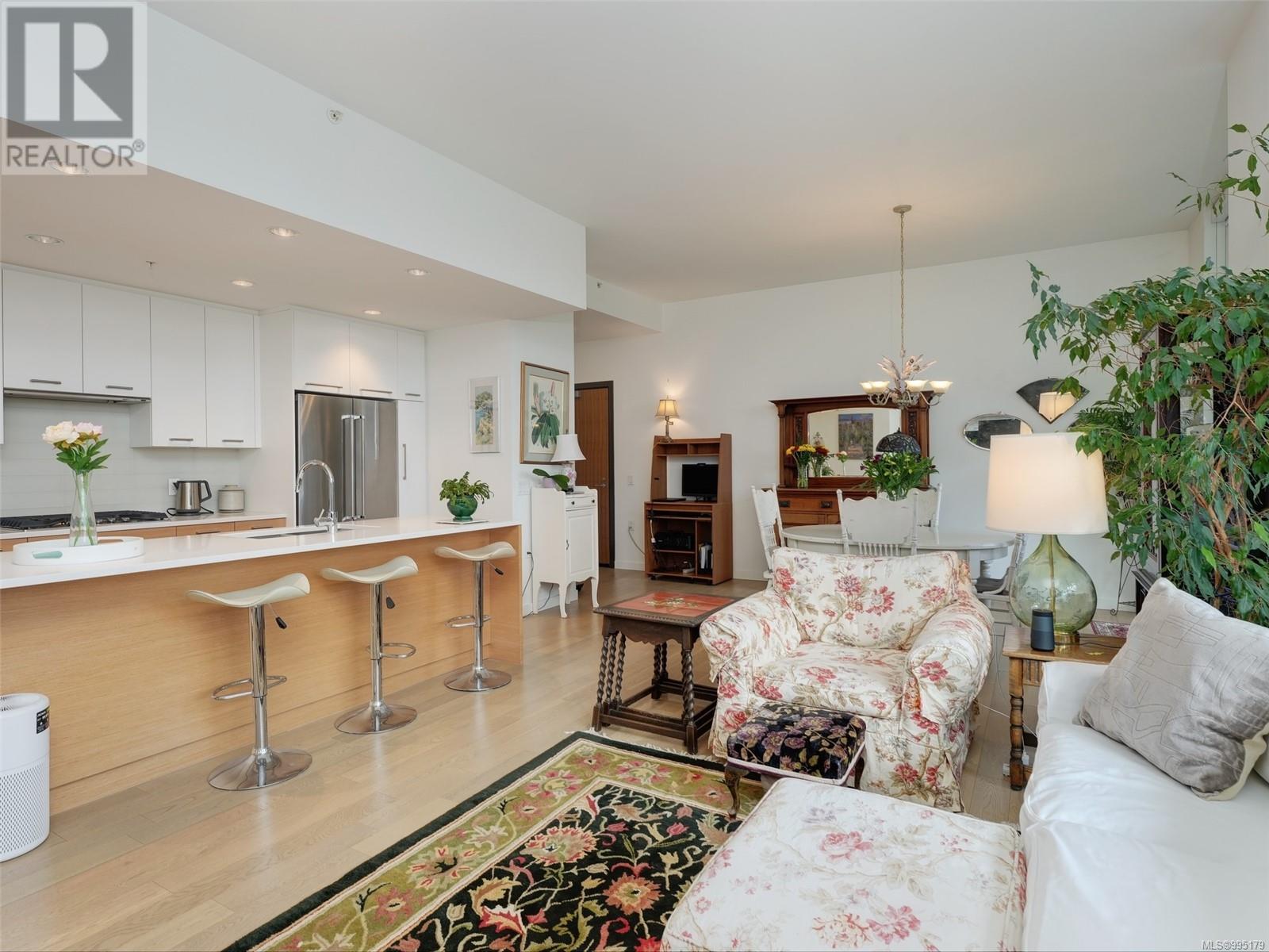 101 4009 Rainbow Hill Lane