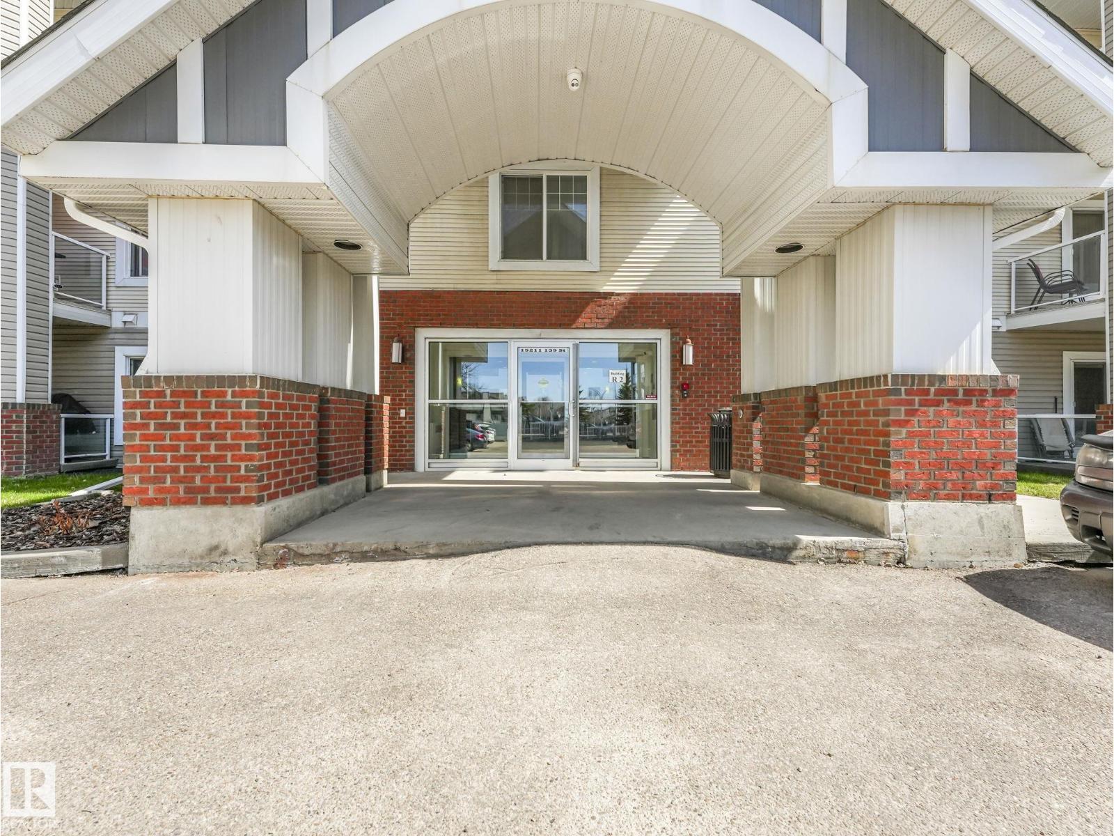 #217 15211 139 ST NW
