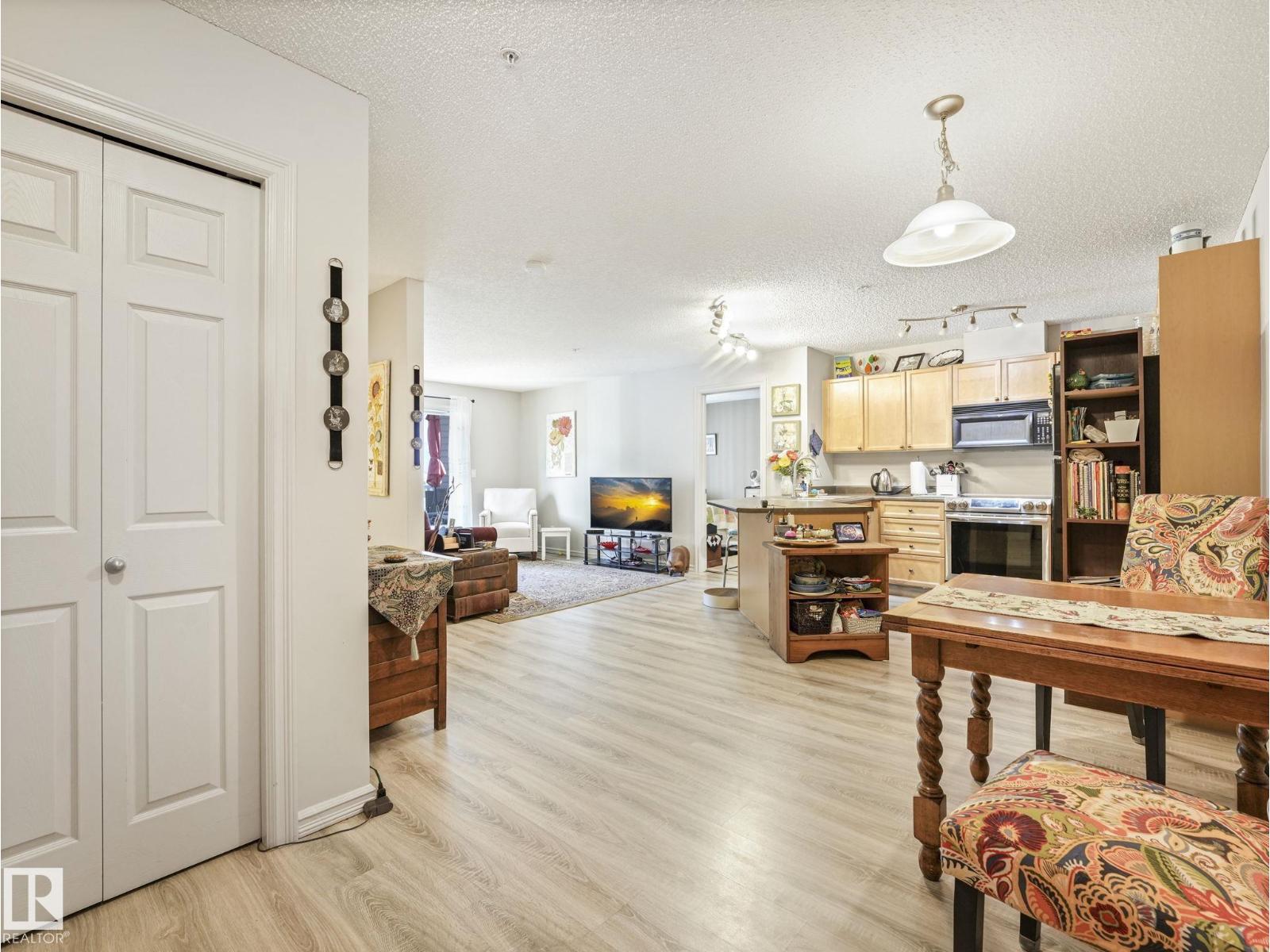 #217 15211 139 ST NW