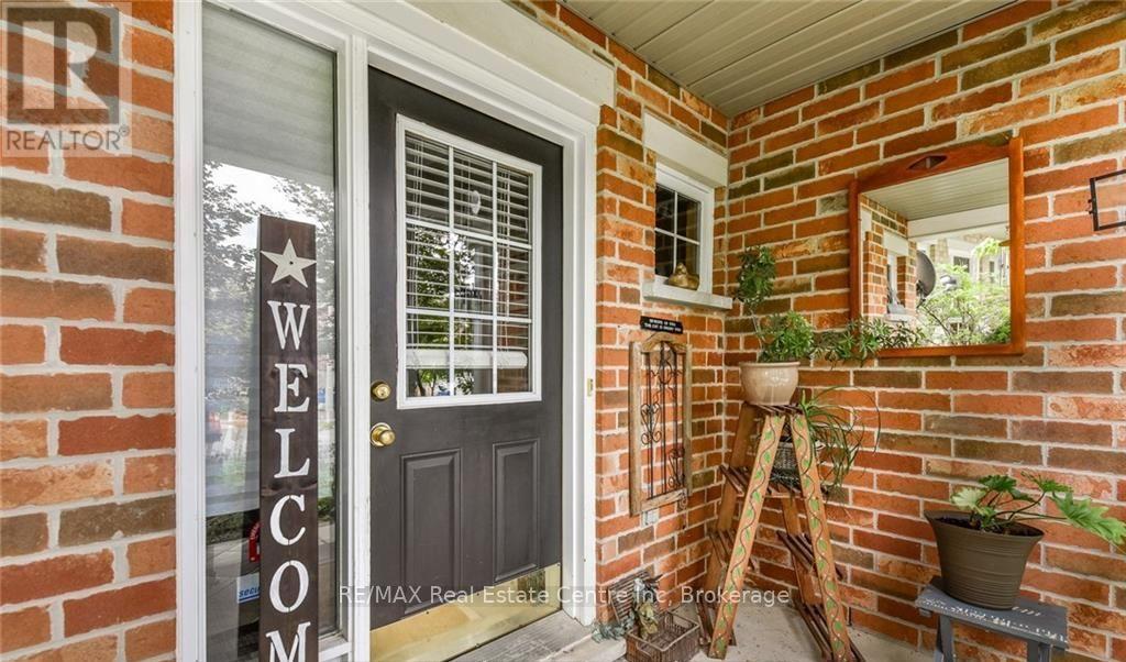 21 TRUESDALE CRESCENT