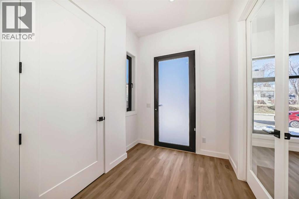 2107 Victoria Crescent NW