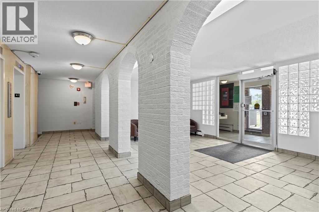 851 QUEENSTON Road Unit# 105