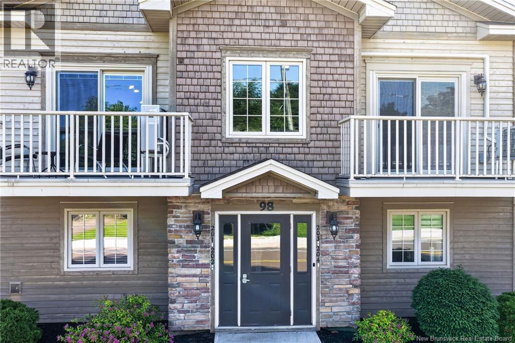 Photo 1 of 40 — 98 Pleasant Street Unit# 201, Shediac, NB E4P2L6