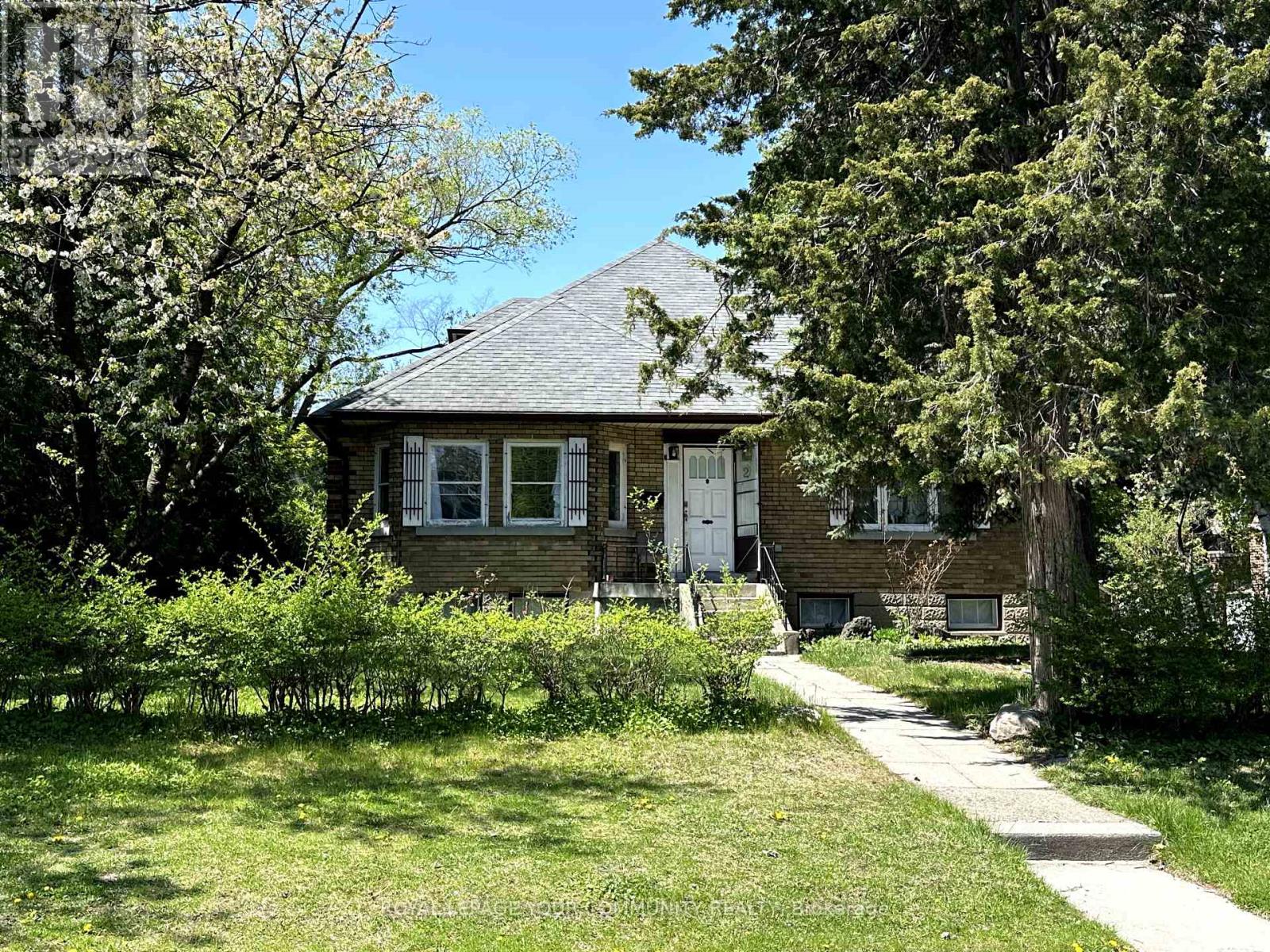 2 BOTFIELD AVENUE