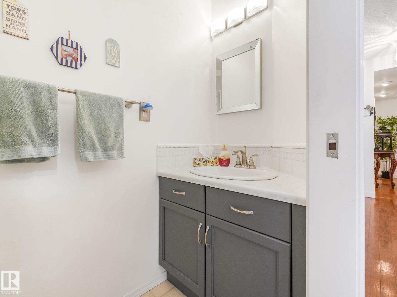 #37 2911 36 ST NW
