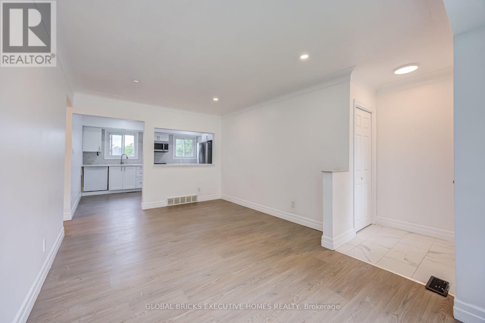 100 LAURIS AVENUE