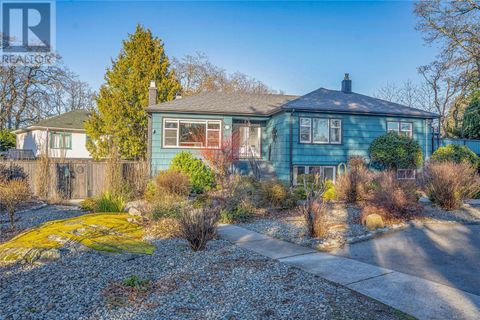 3771 Winston Cres Saanich BC V8X1S2