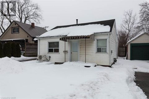 341 CORVETTE Street Welland ON L3B4S5