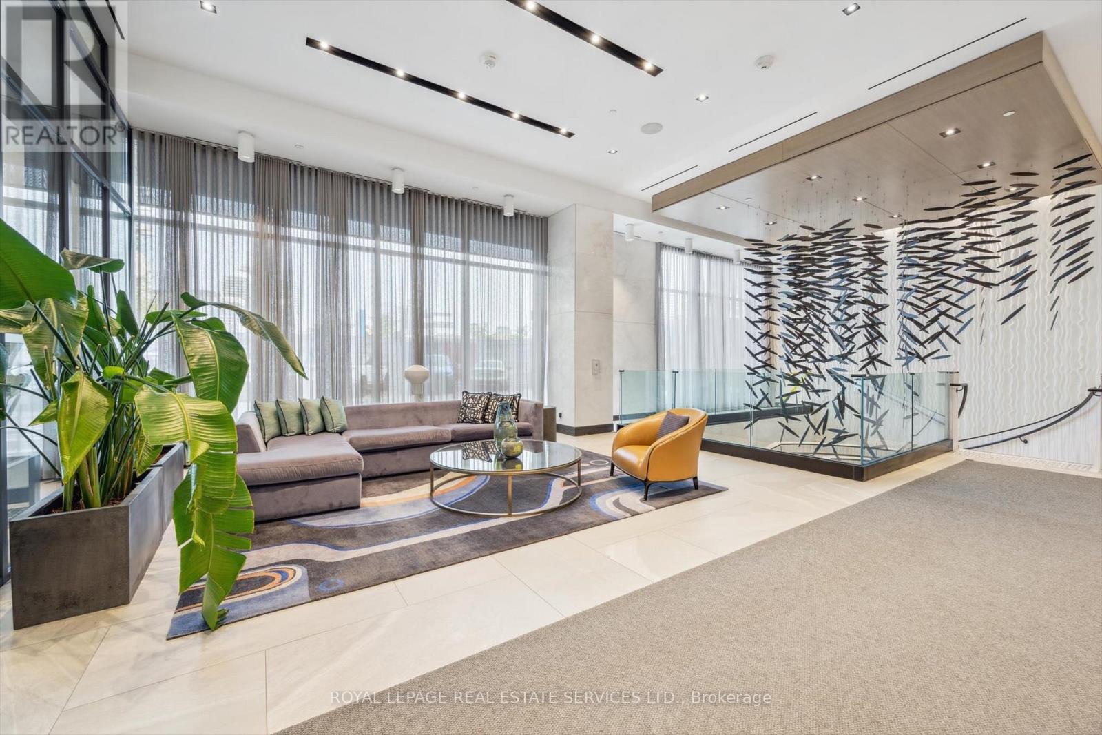 GPH27 - 1 EDGEWATER DRIVE