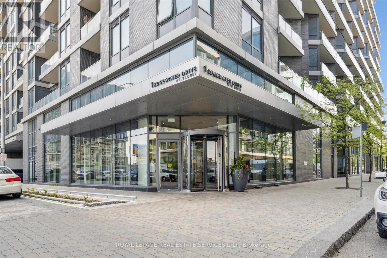 GPH27 - 1 EDGEWATER DRIVE