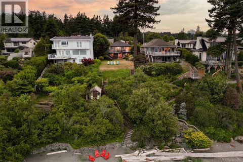 5299 Parker Ave Saanich BC V8Y2N1