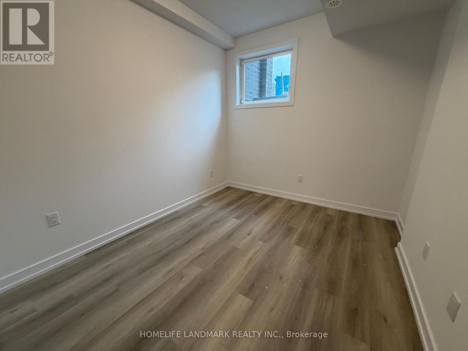 319 - 5 BANCROFT LANE