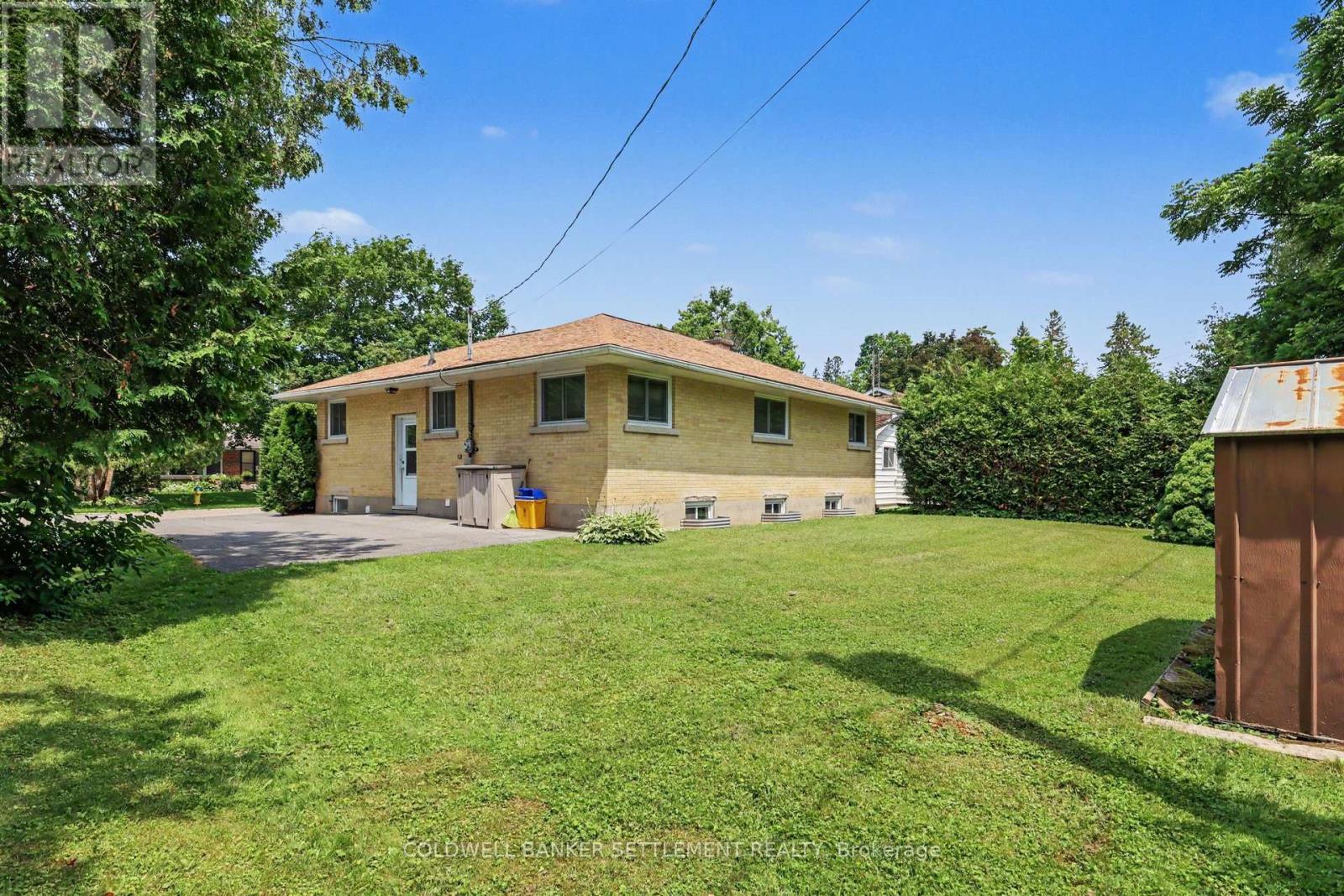 6 GLENVIEW CRESCENT