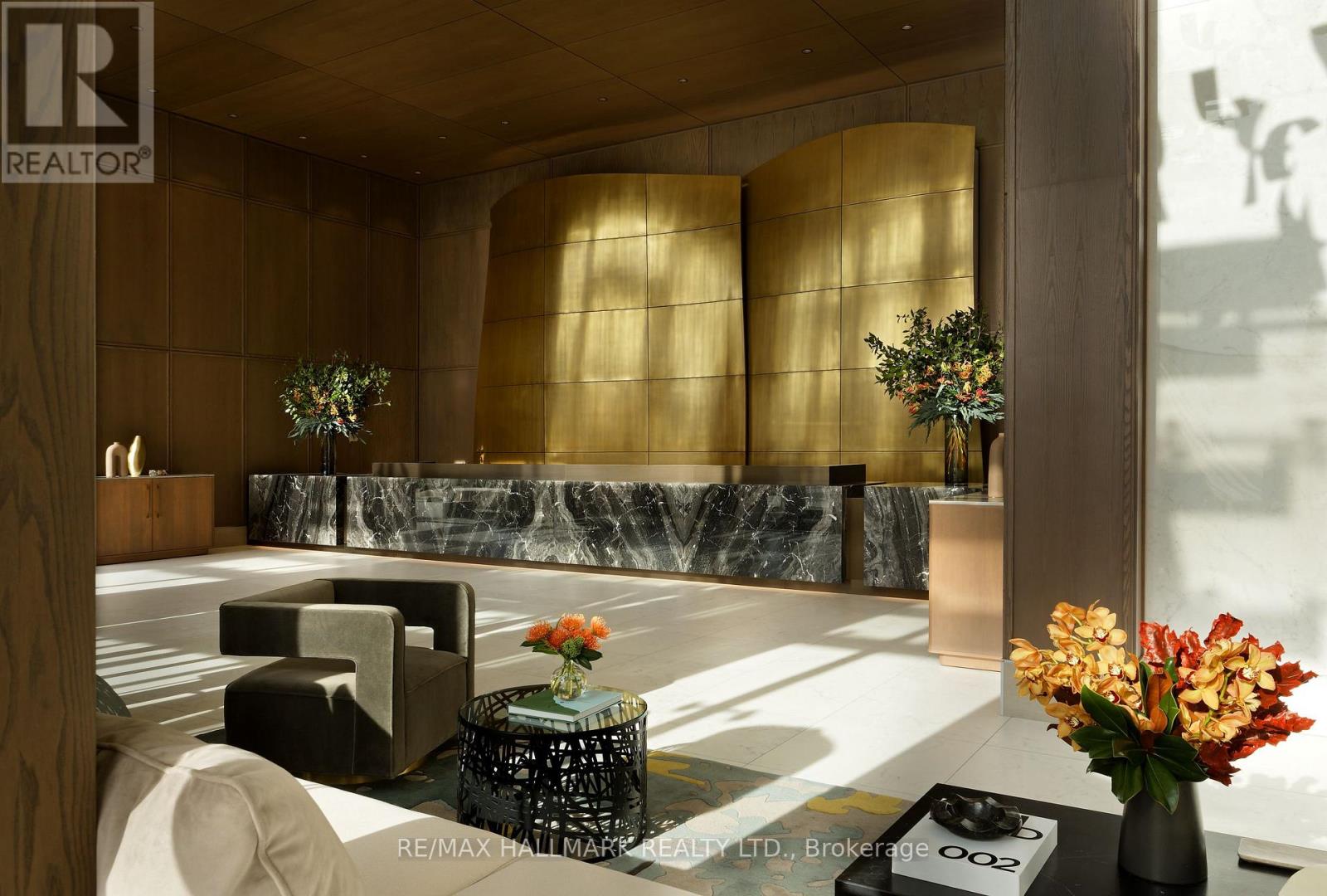 PL01 - 10 INN ON THE PARK DRIVE