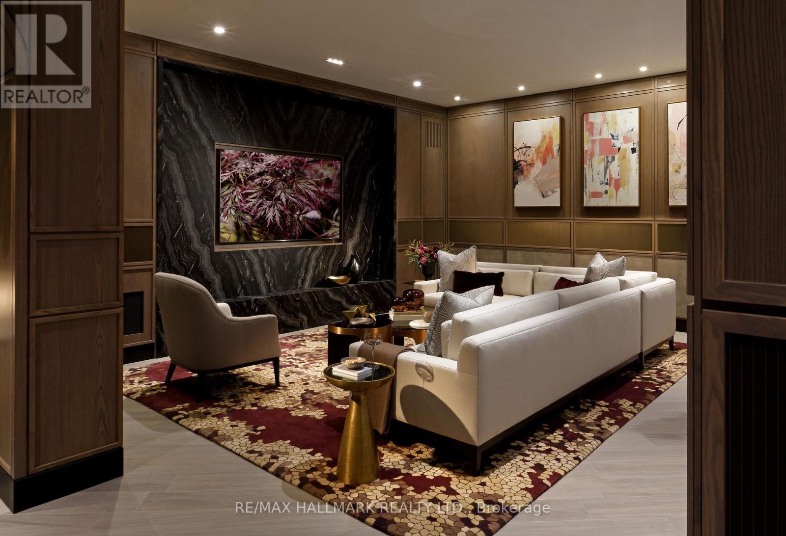 PL01 - 10 INN ON THE PARK DRIVE