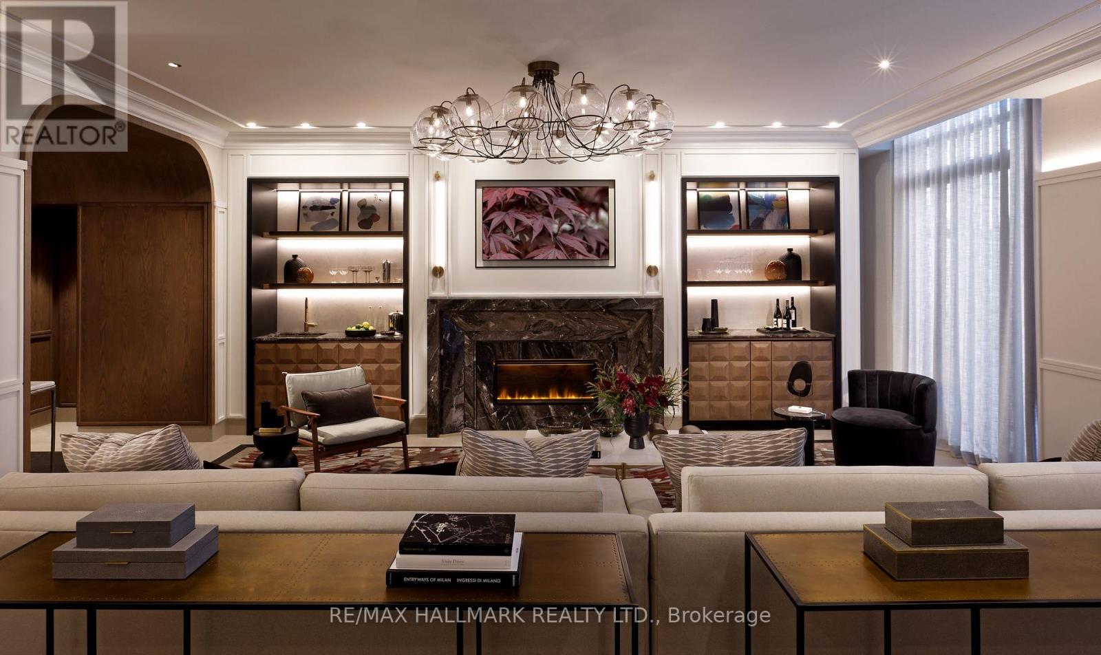 PL01 - 10 INN ON THE PARK DRIVE