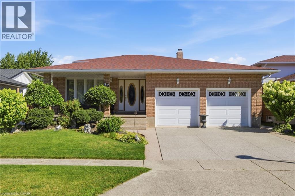 97 SOUTHVIEW Crescent