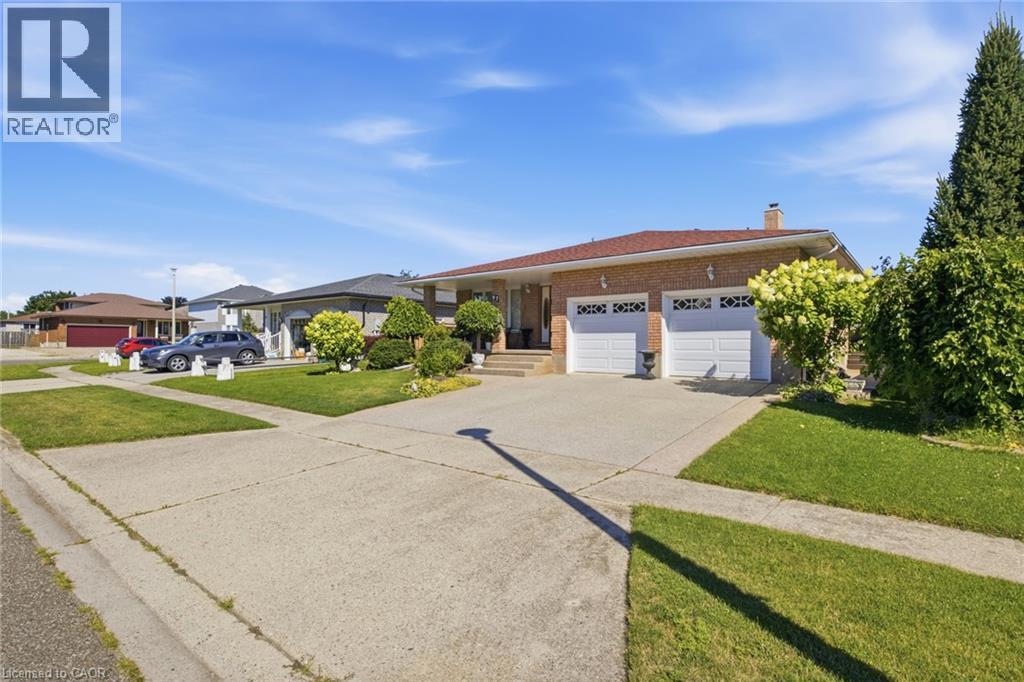 97 SOUTHVIEW Crescent
