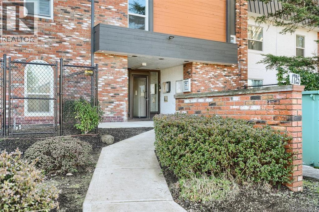 202 1725 Cedar Hill Cross Rd