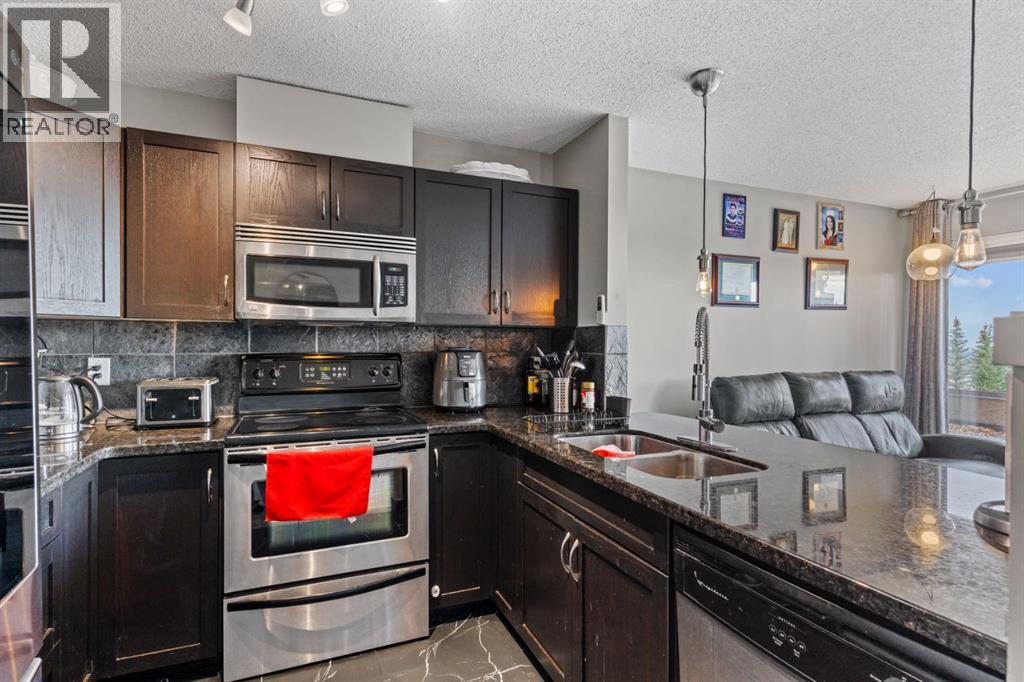 10, 105 Village Heights SW