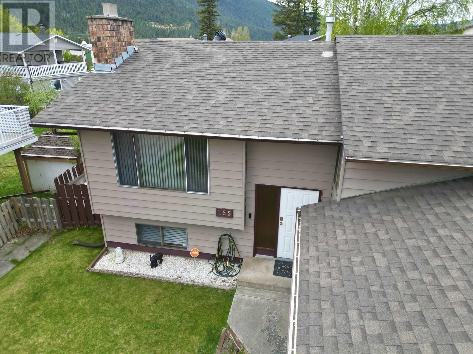255 N LITZENBURG CRESCENT