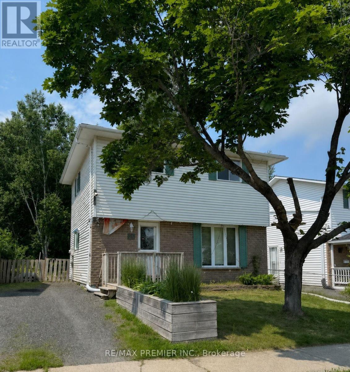Photo 1 of 30 — 26 HERGOTT AVENUE, Elliot Lake (West), ON P5A3A8