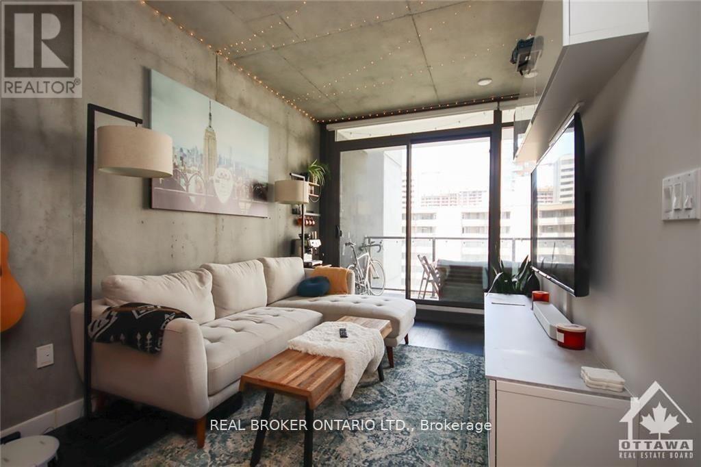 815 - 224 LYON STREET N