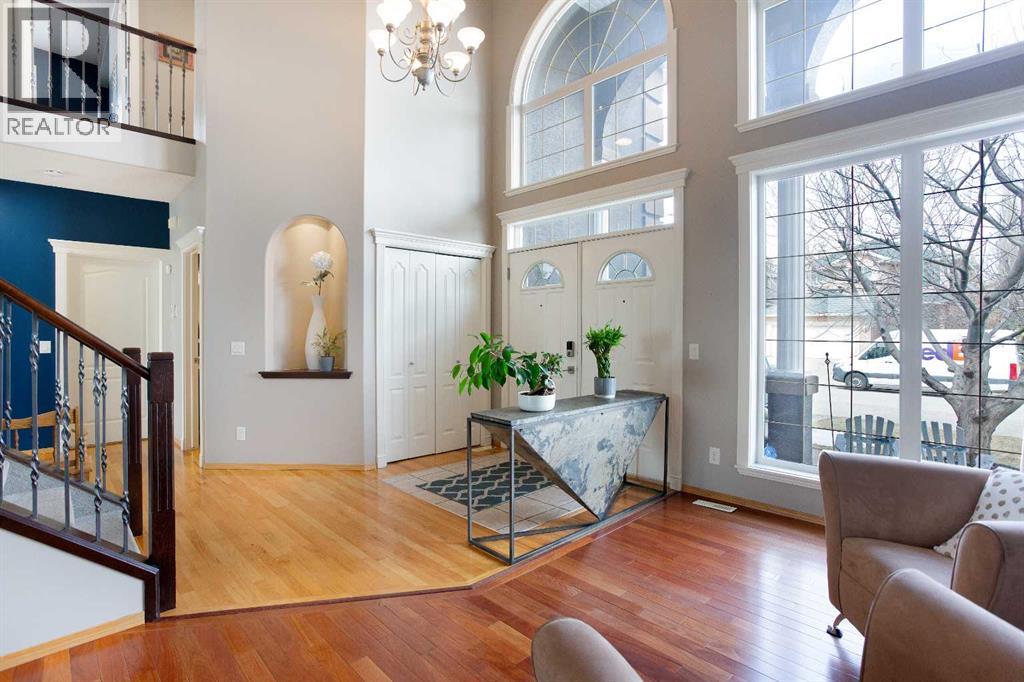 161 Panorama Hills View NW