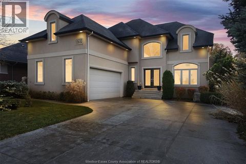 1215 LYONS LaSalle ON N9J3Y6